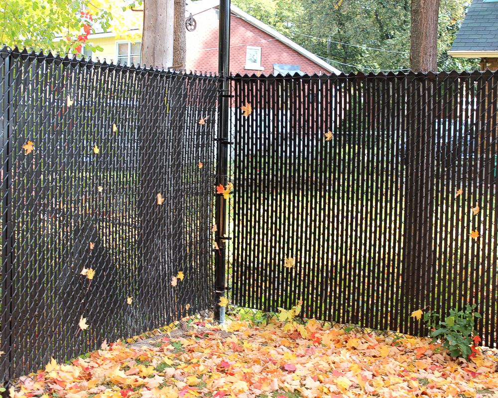 Chain link with slats